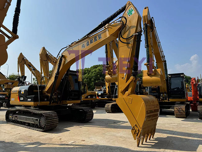 CAT Excavator 323D2L