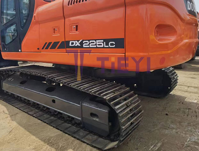 Doosan Excavator DX225LC