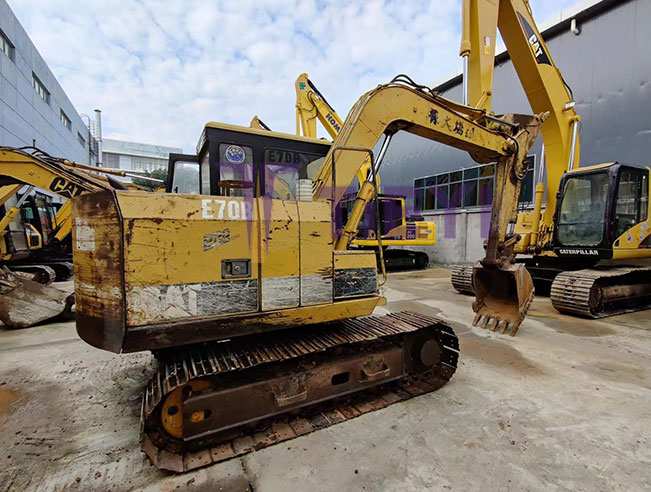 CAT Excavator E70B