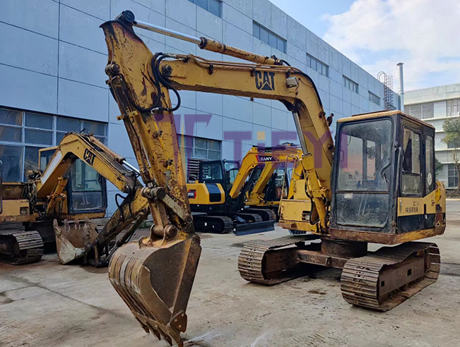 CAT Excavator E70B